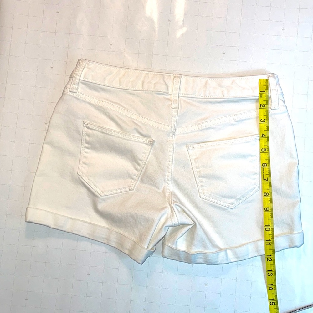 Universal Thread Mid Rise Jean Shorts, Size 0 - Picture 3 of 8